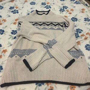 Women’s turtle neck sweater with machining socks